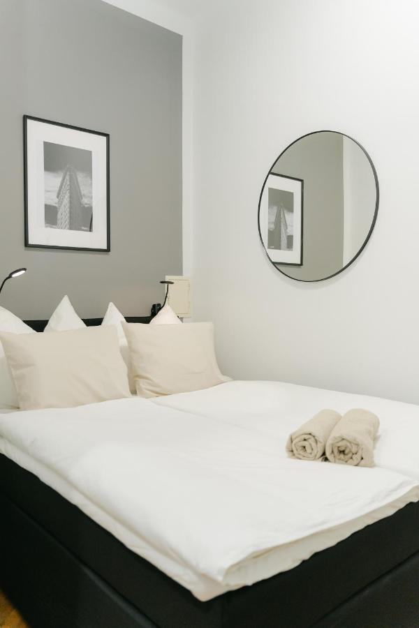 Cozy Apt Perfect For 4-6 Tv Metro Self-Checkin Vienna Exterior photo