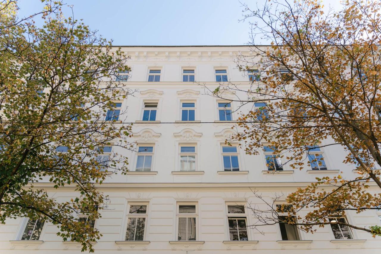 Cozy Apt Perfect For 4-6 Tv Metro Self-Checkin Vienna Exterior photo