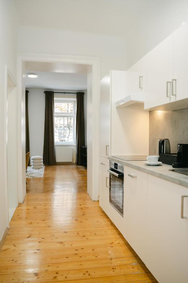 Cozy Apt Perfect For 4-6 Tv Metro Self-Checkin Vienna Exterior photo