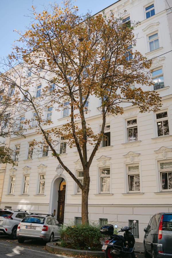 Cozy Apt Perfect For 4-6 Tv Metro Self-Checkin Vienna Exterior photo