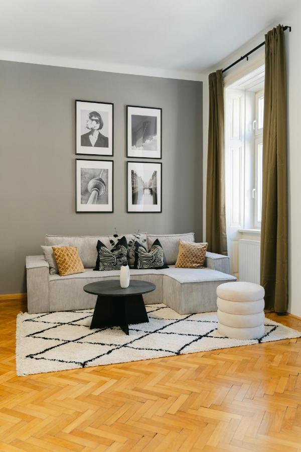 Cozy Apt Perfect For 4-6 Tv Metro Self-Checkin Vienna Exterior photo