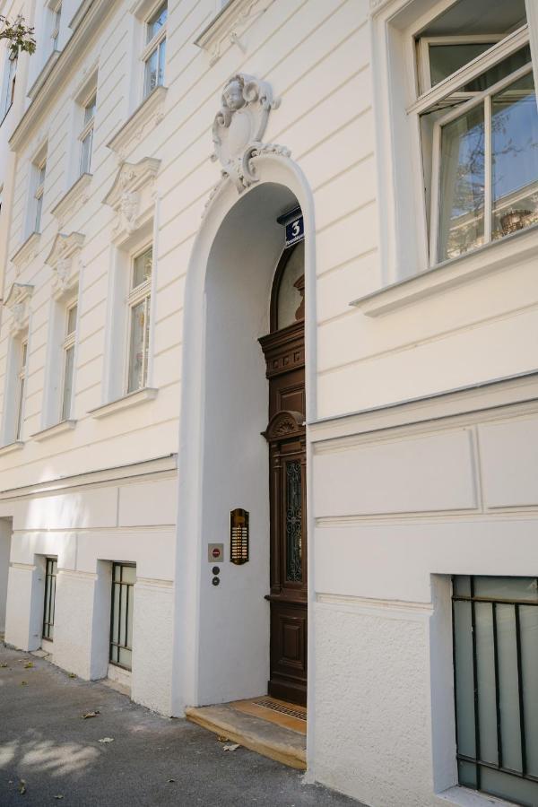 Cozy Apt Perfect For 4-6 Tv Metro Self-Checkin Vienna Exterior photo